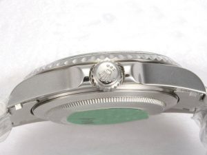 Rolex-Submariner-Green-Bezel-And-Dial-Watch-96_3