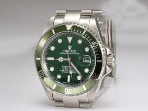 Rolex-Submariner-Green-Bezel-And-Dial-Watch-96_2
